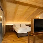 Camino Rustic Chic Hotel