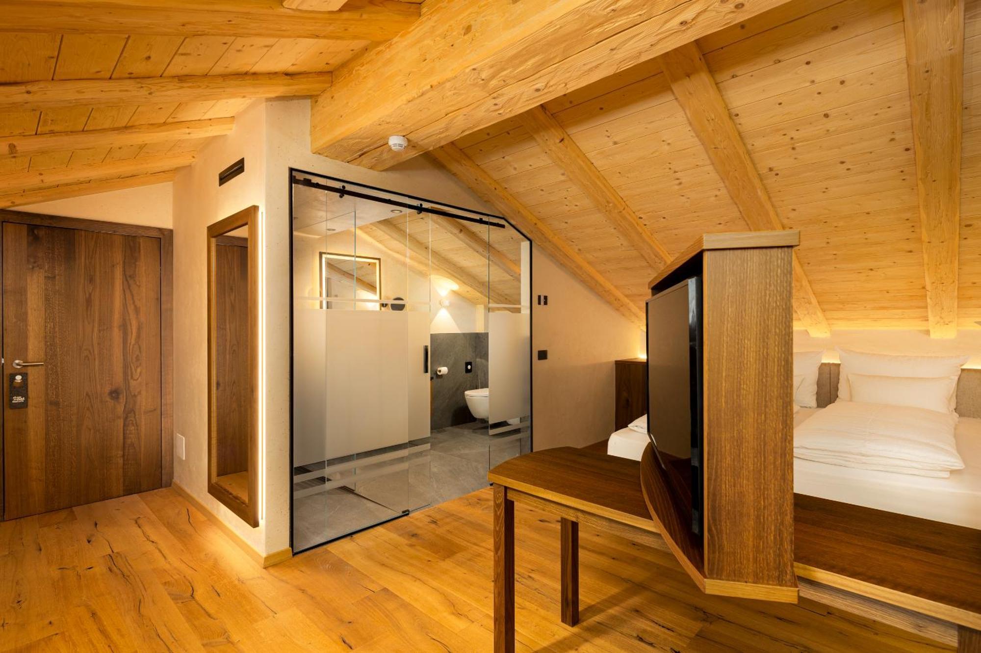 Camino Rustic Chic