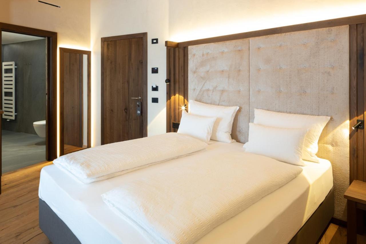 Camino Rustic Chic