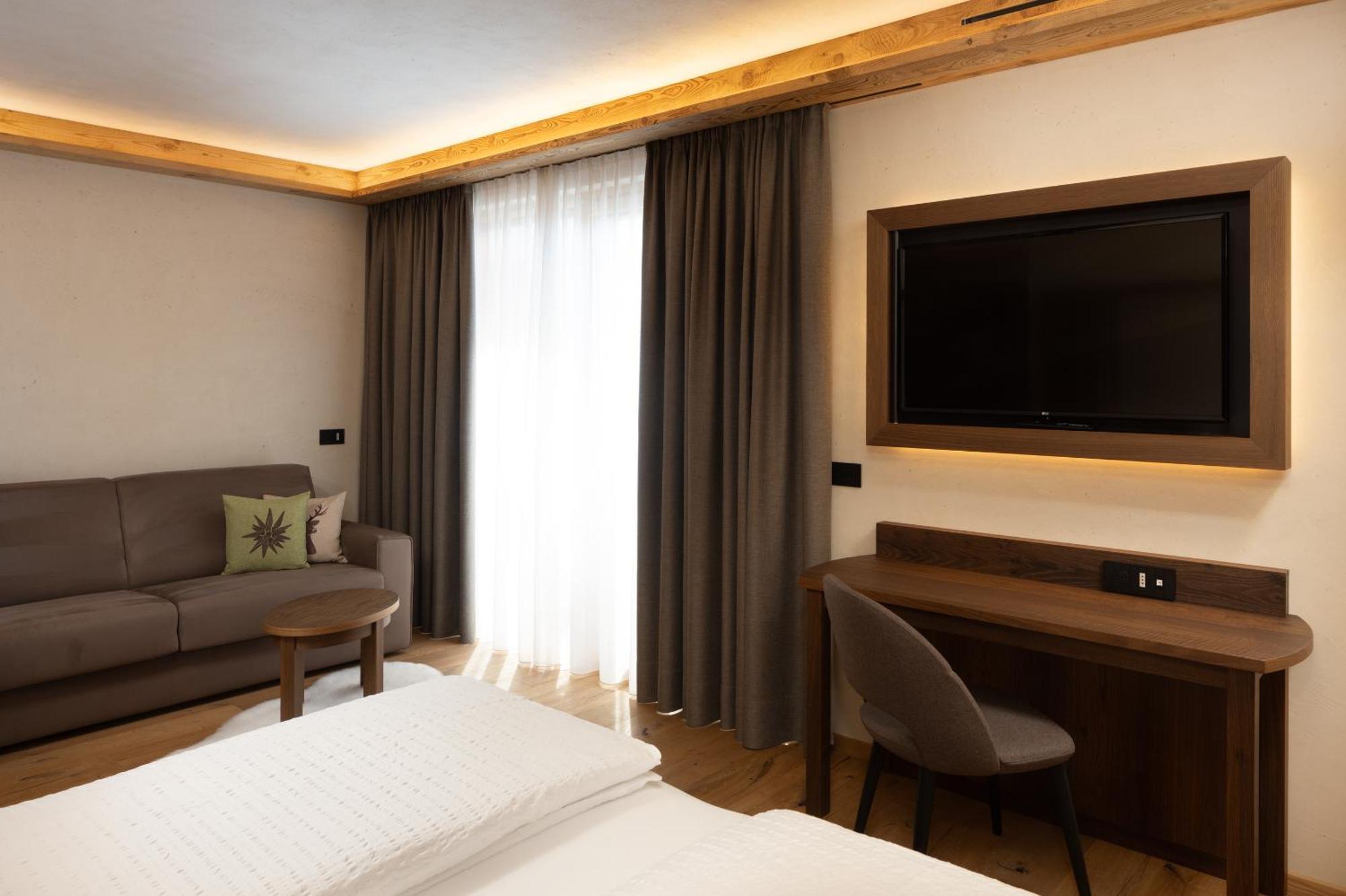 Camino Rustic Chic Hotel