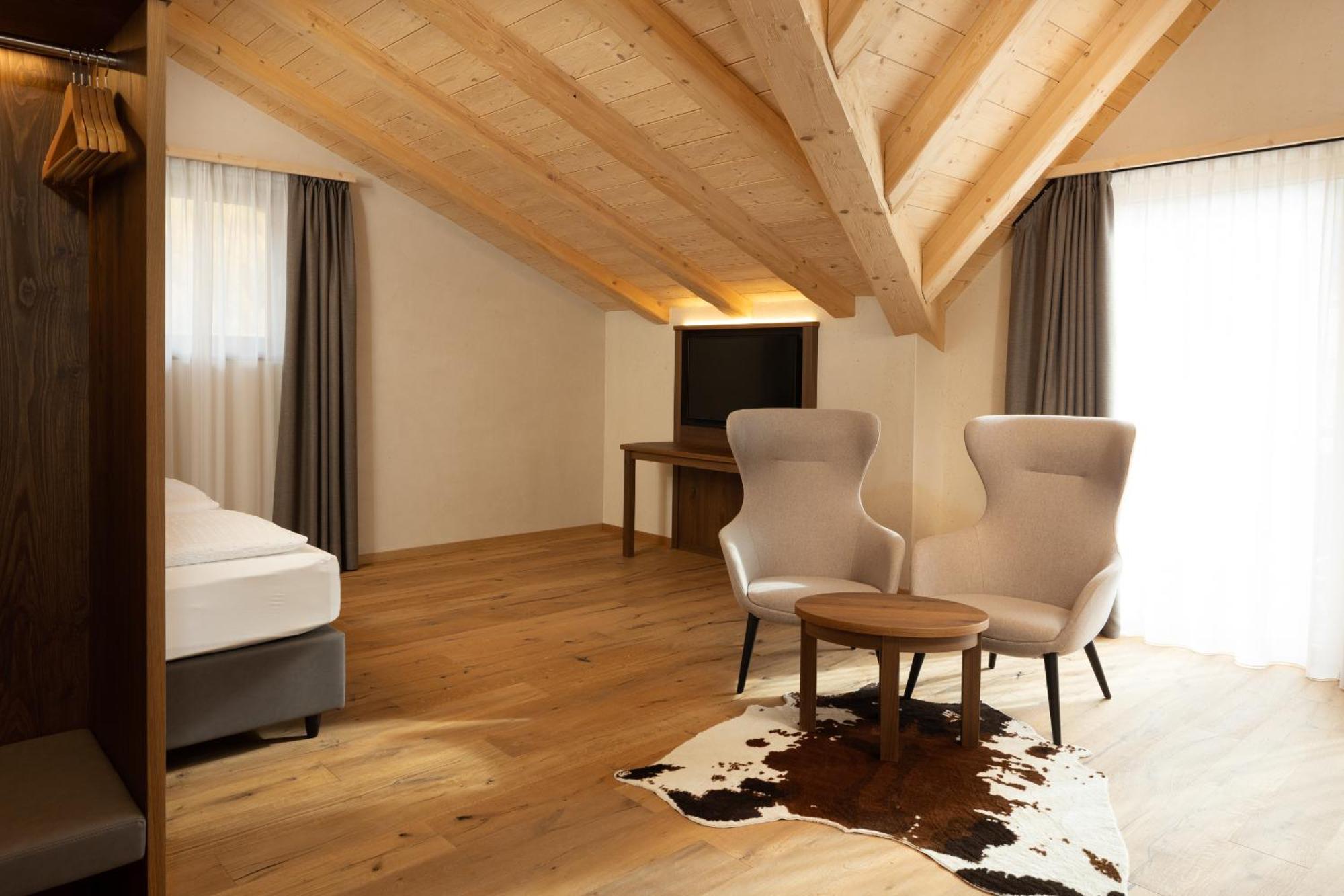 Camino Rustic Chic